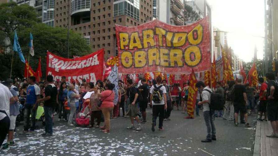 MARCHA DE LA GORRA. Una multitud se movilizó en contra del Código de Faltas (Gentileza Carolina Taborda).
